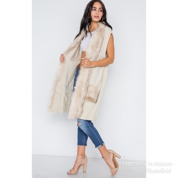 Last 1 🎉Host Pick Ivory Soft Knit Vest Fur Lined - Picture 4 of 8